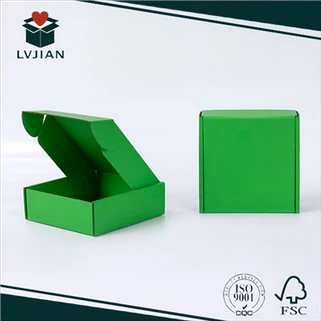 Groene golfkartonnen dozen